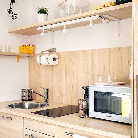 A Yellow Touch - Modern Studio In Isola Milano Exterior foto