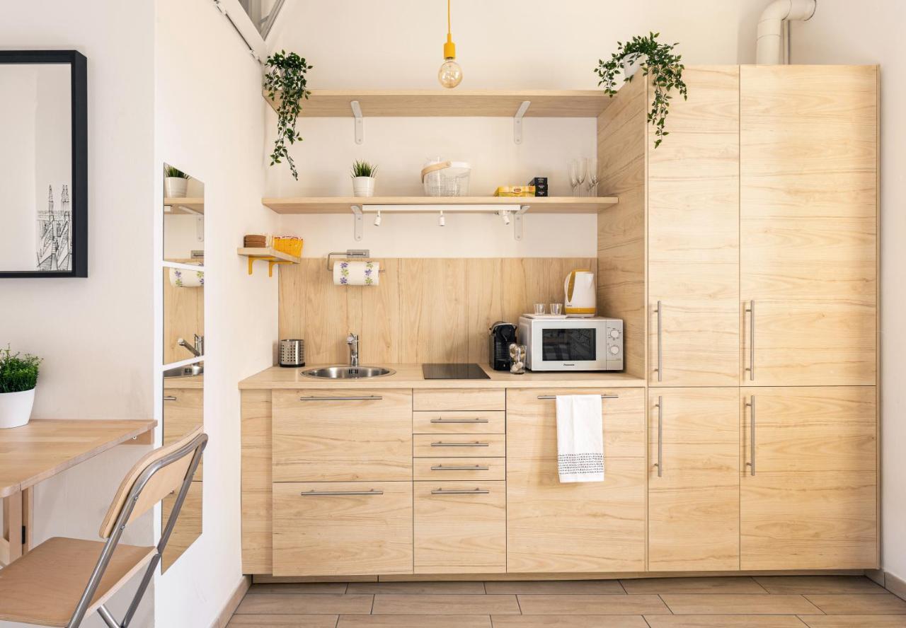 A Yellow Touch - Modern Studio In Isola Milano Exterior foto